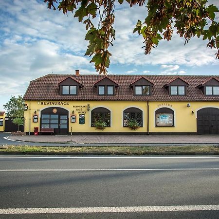 Penzion Zlaté Slunce Chocenice Exteriér fotografie