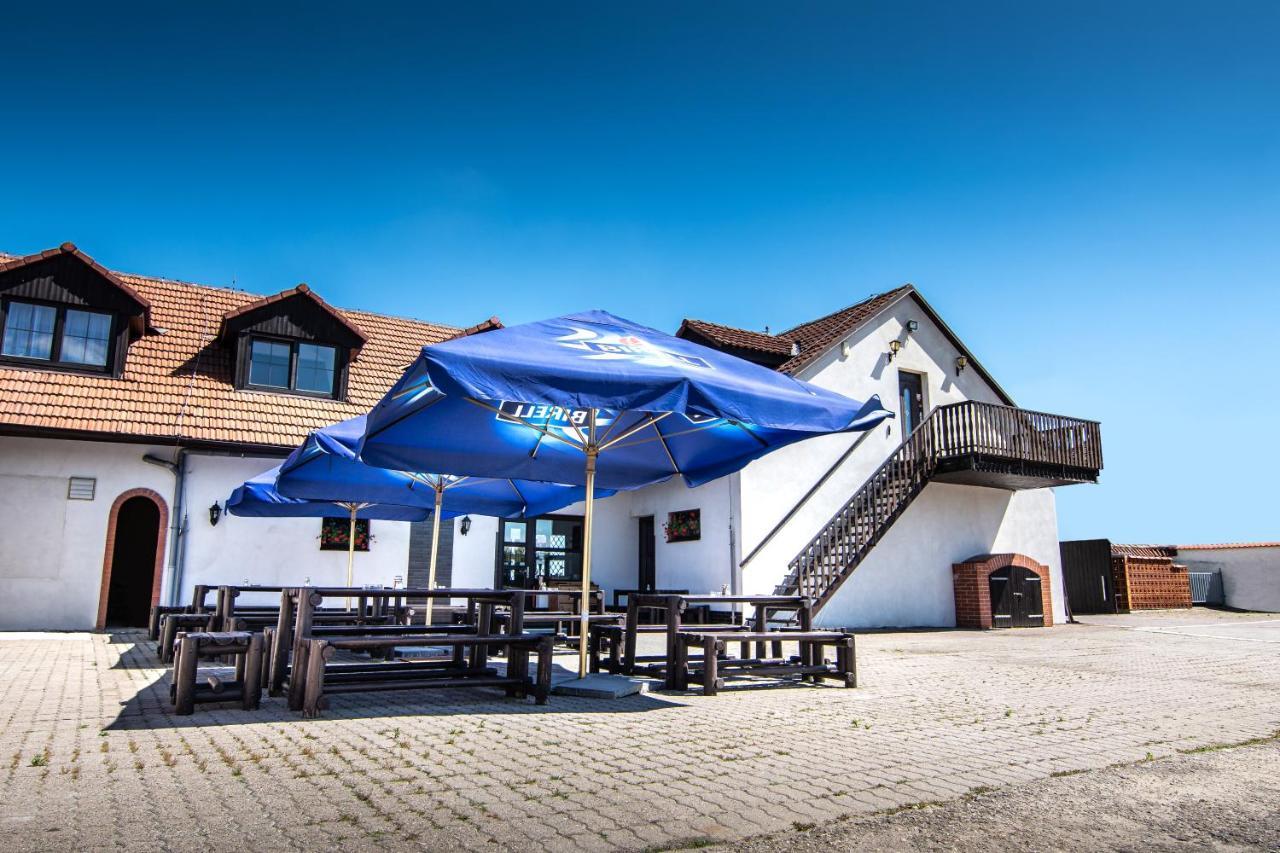 Penzion Zlaté Slunce Chocenice Exteriér fotografie